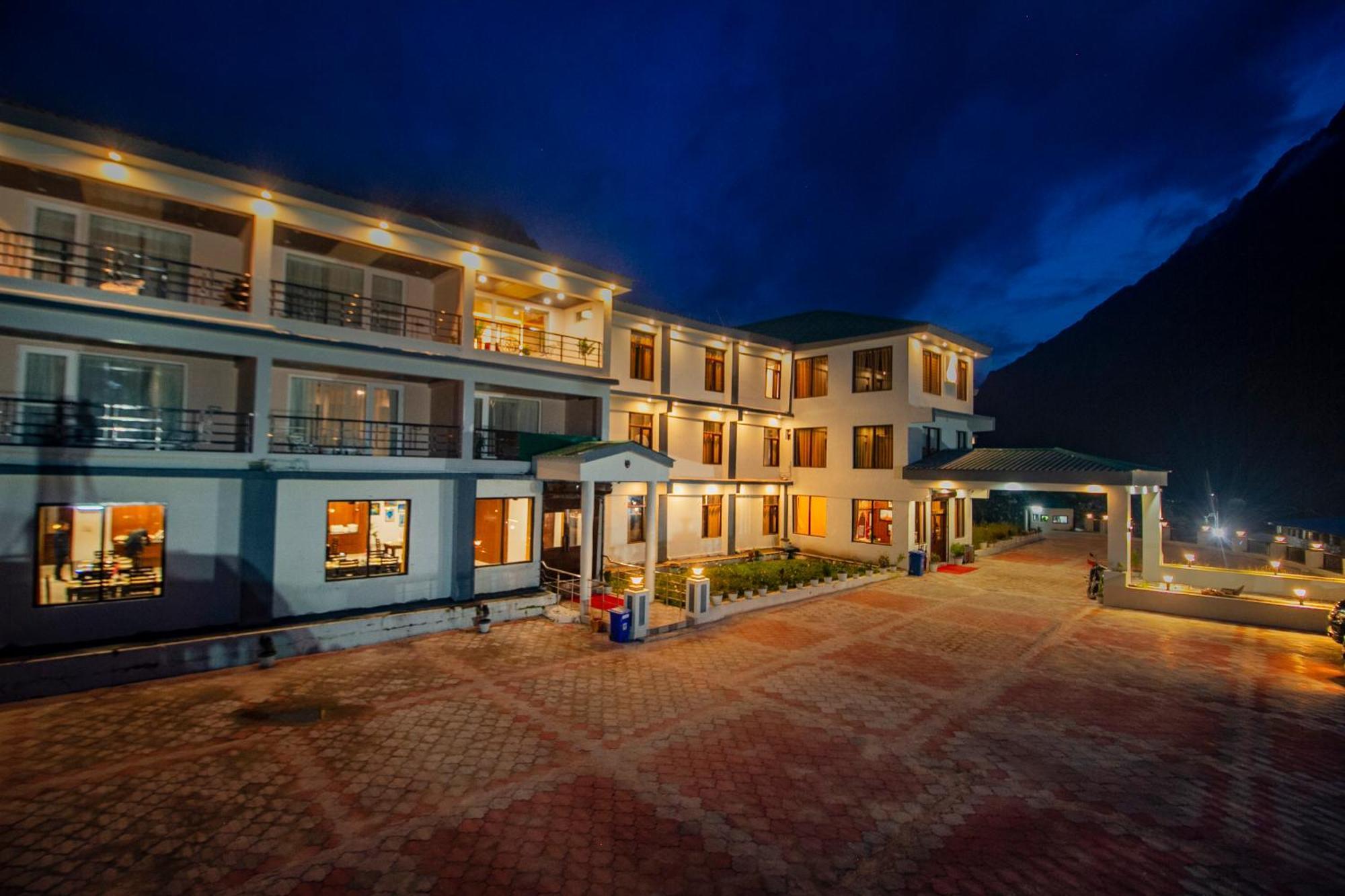 Amritara The Avadh Hotel Badrinath Ngoại thất bức ảnh