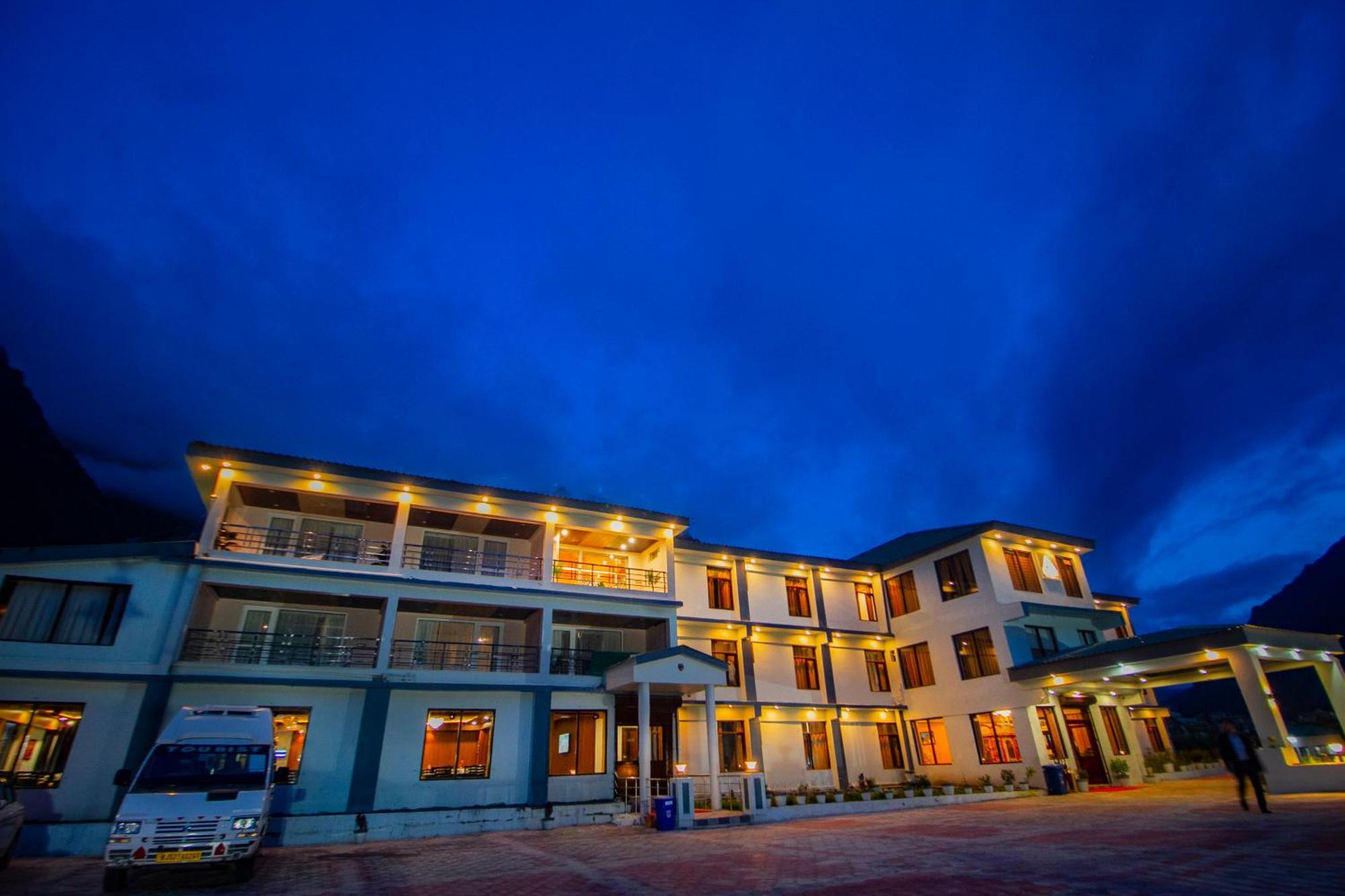 Amritara The Avadh Hotel Badrinath Ngoại thất bức ảnh