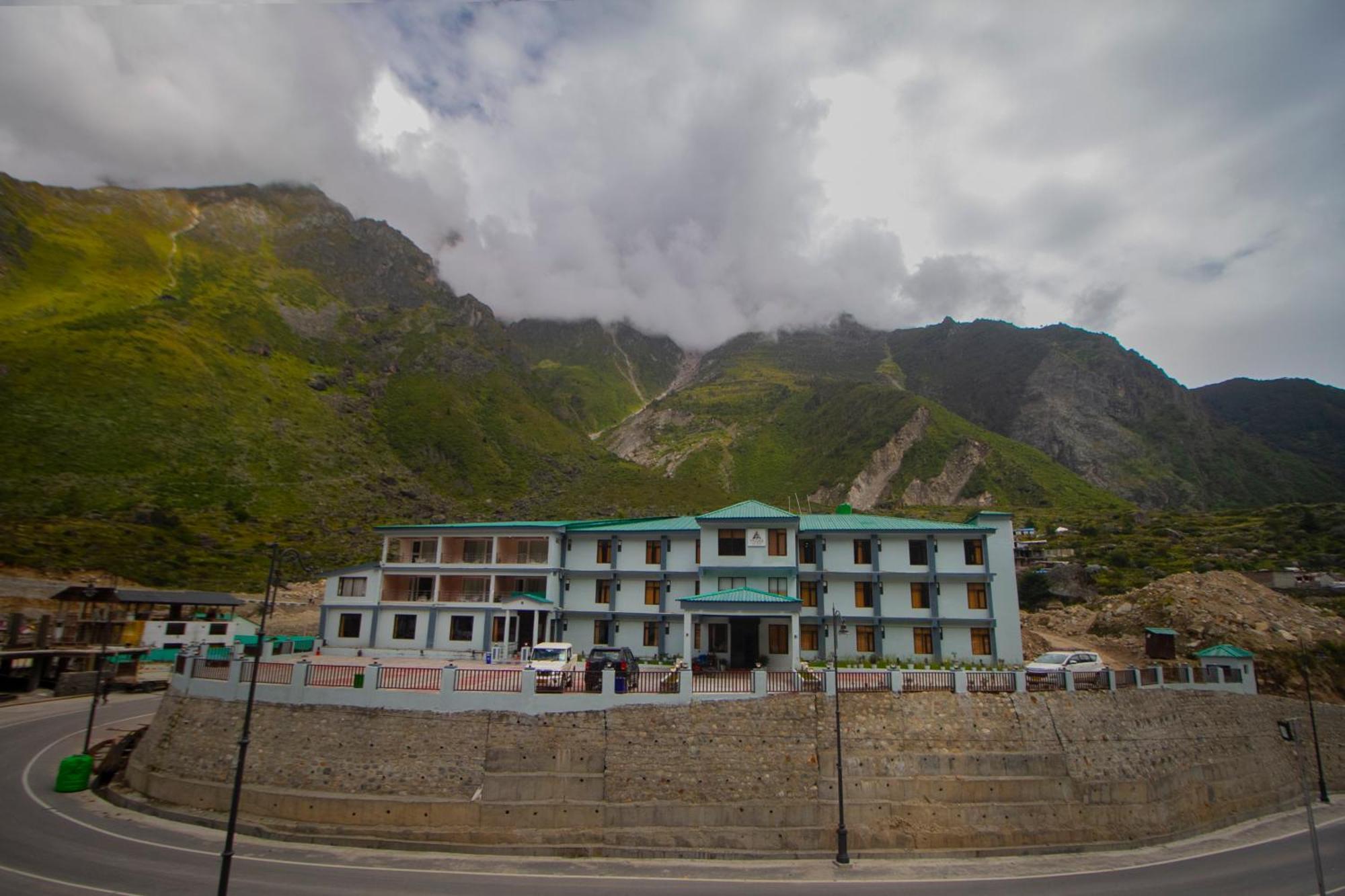 Amritara The Avadh Hotel Badrinath Ngoại thất bức ảnh