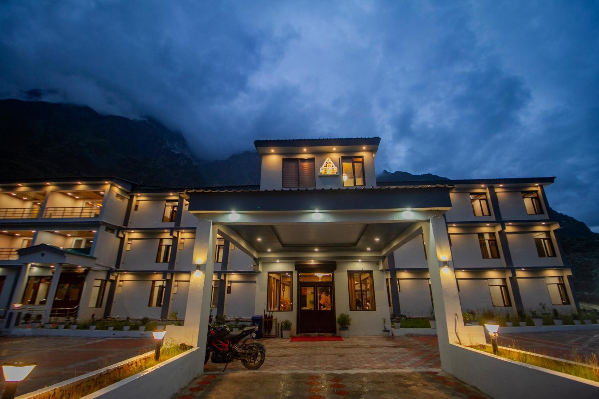 Amritara The Avadh Hotel Badrinath Ngoại thất bức ảnh