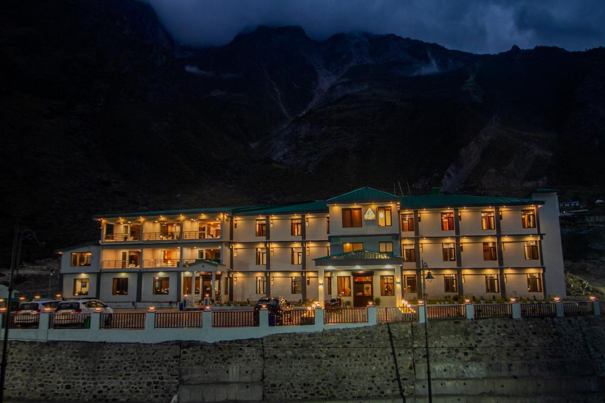 Amritara The Avadh Hotel Badrinath Ngoại thất bức ảnh